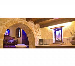 二階建ての部屋、16号