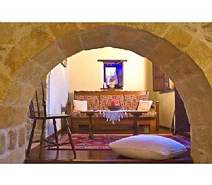 二階建ての部屋、16号